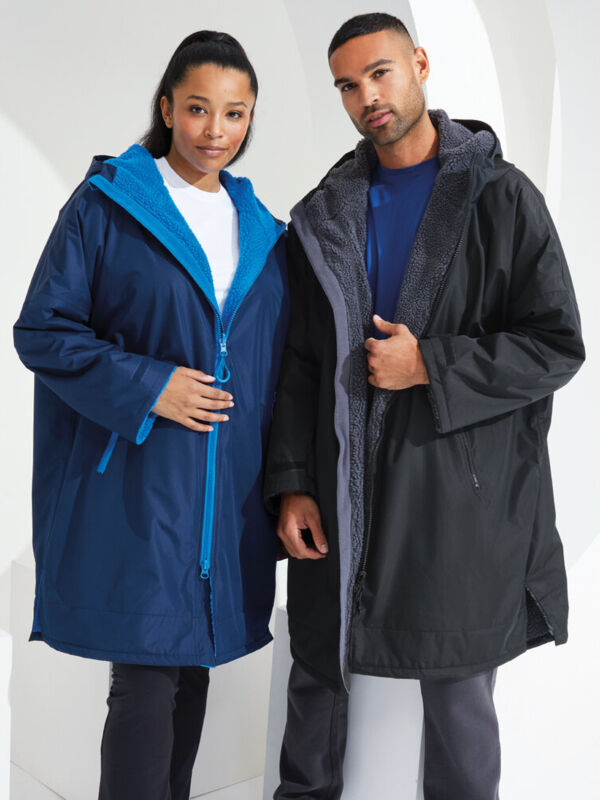 All-seasons waterproof changing robe Thumbnail